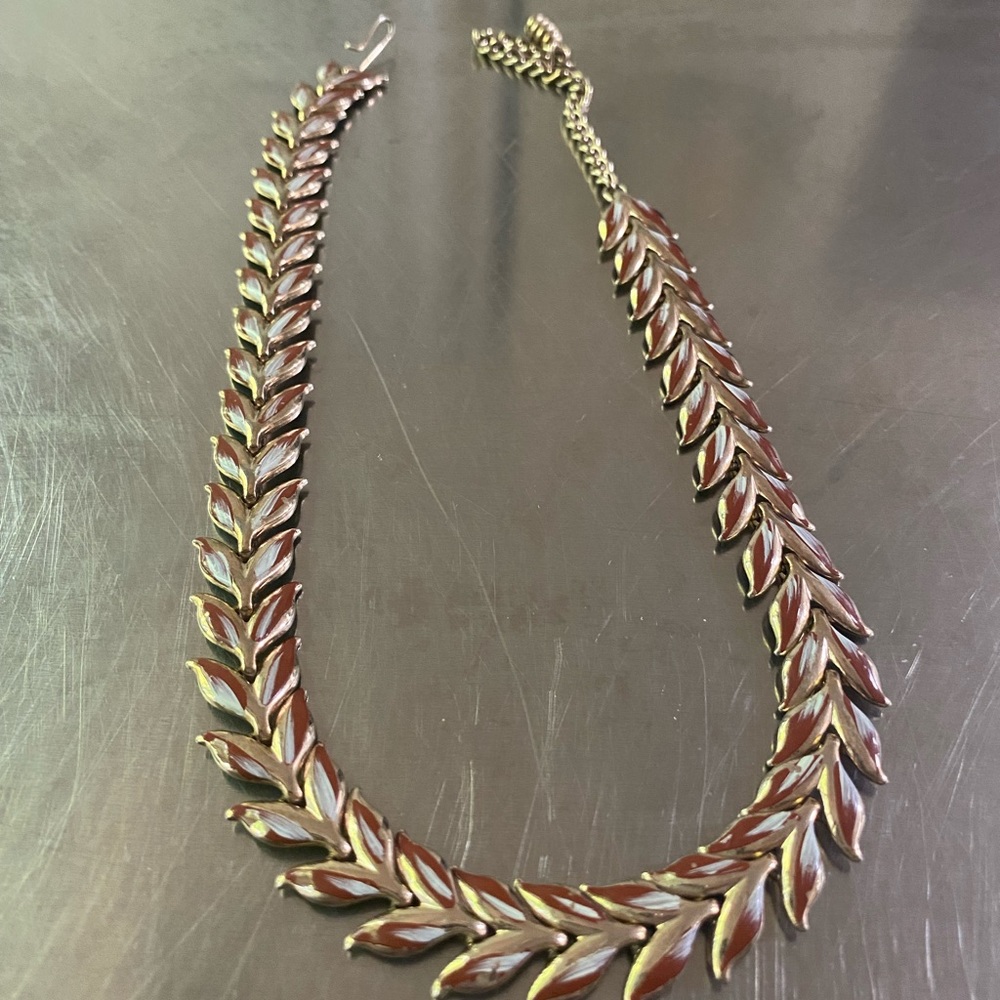 Laurel Leaf Choker Necklace 17” silver tone